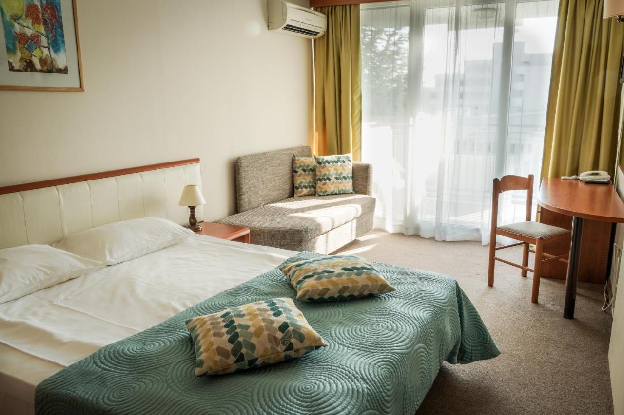Hotel Laguna Garden Albena Exterior photo
