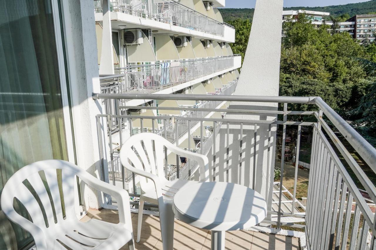 Hotel Laguna Garden Albena Exterior photo