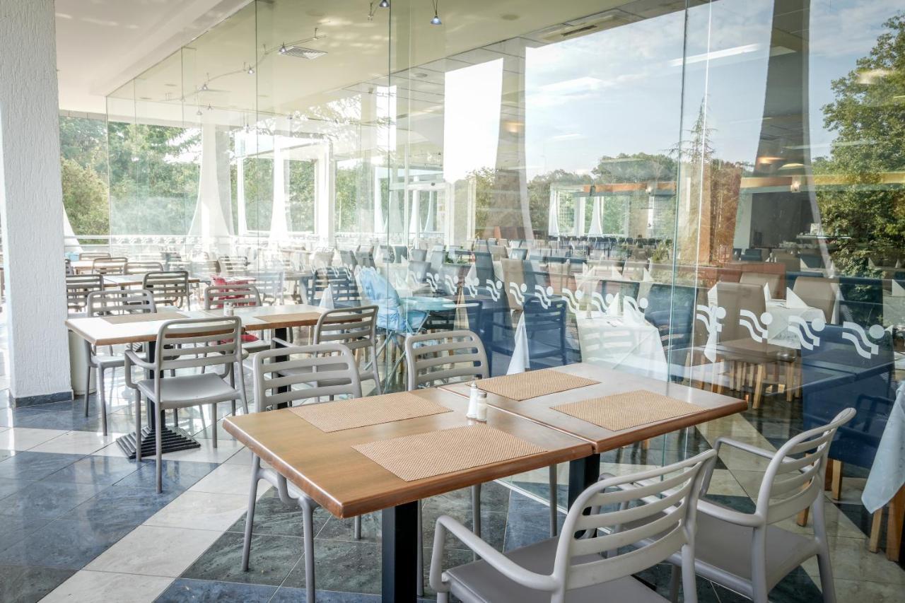 Hotel Laguna Garden Albena Exterior photo