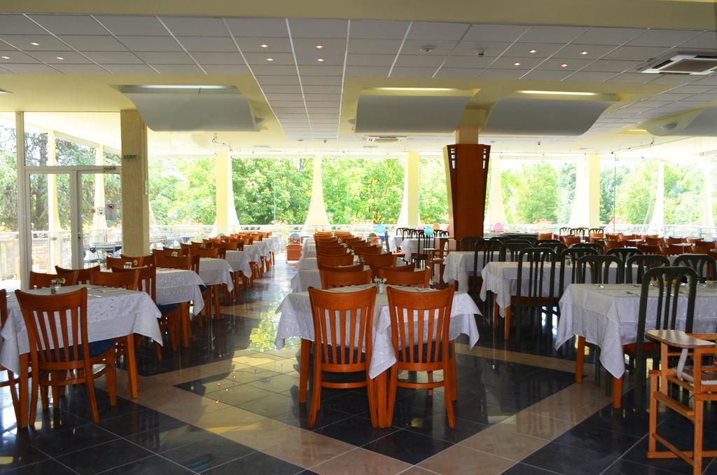 Hotel Laguna Garden Albena Exterior photo