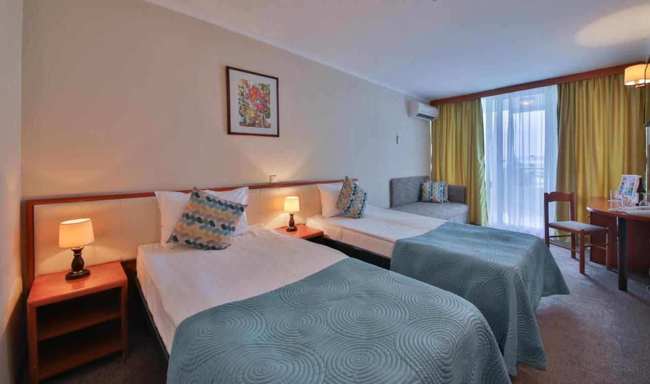 Hotel Laguna Garden Albena Exterior photo