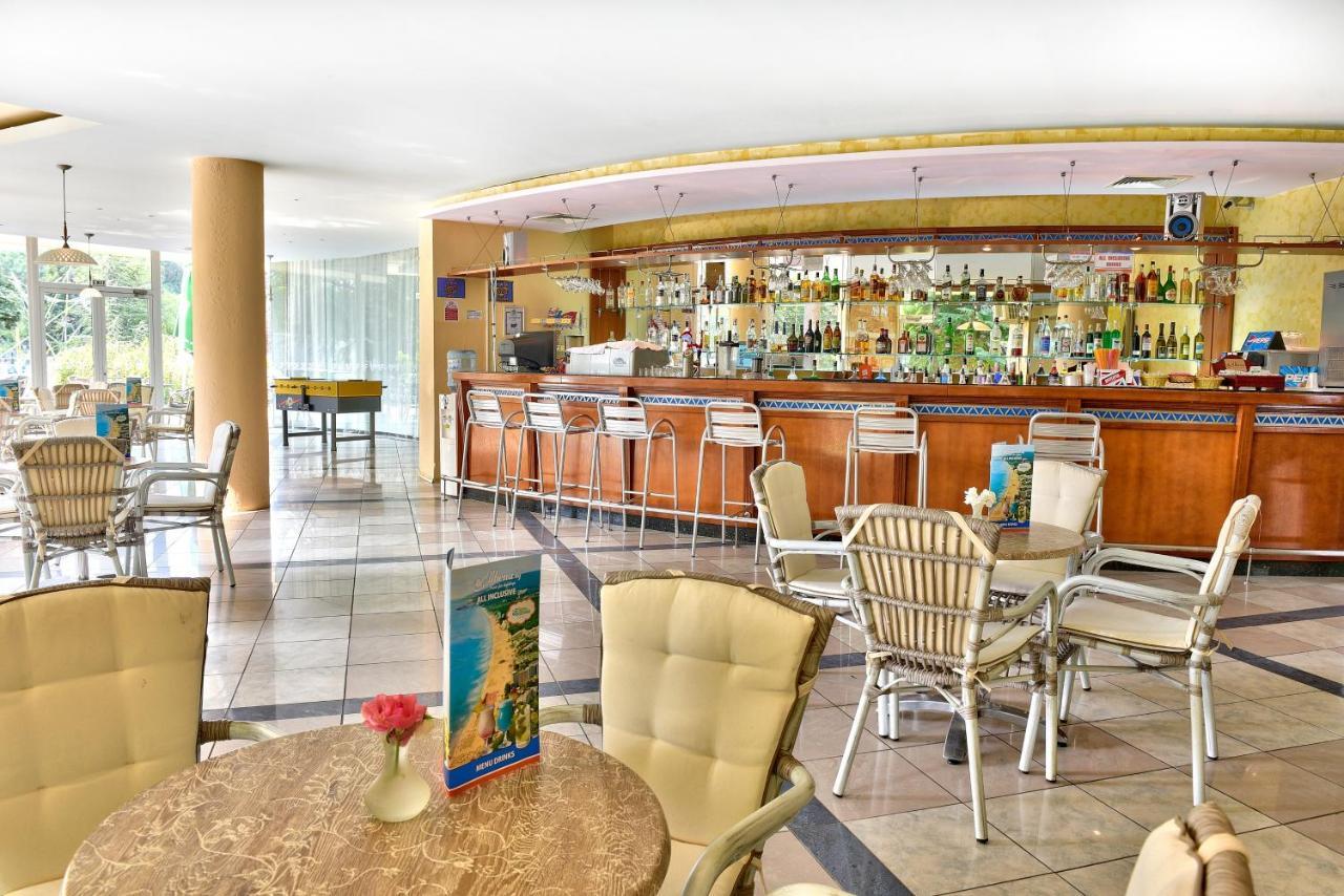 Hotel Laguna Garden Albena Exterior photo
